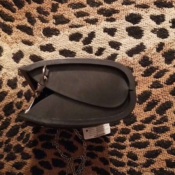 Fashion Cloth Butterfly Clutch with straps - Picture 6 of 8